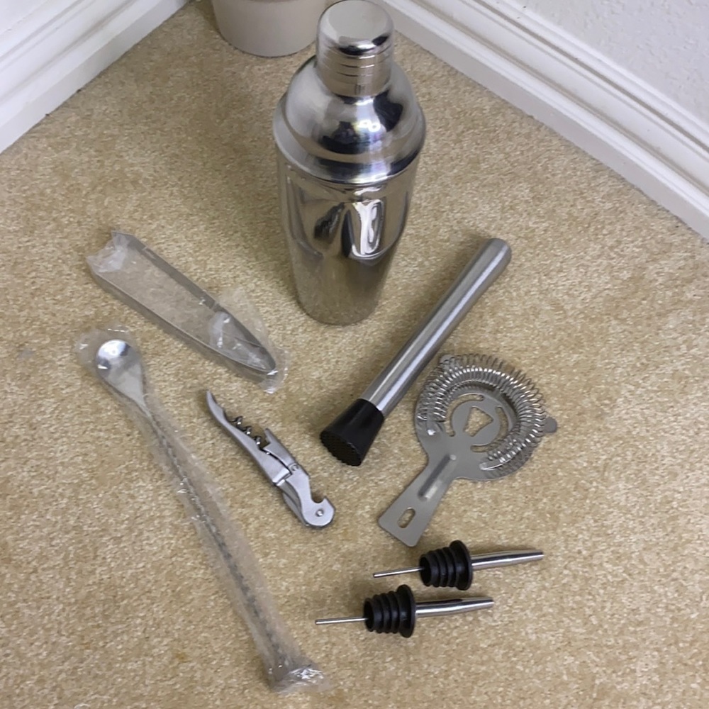 Cocktail Making Kit - Brand New!!